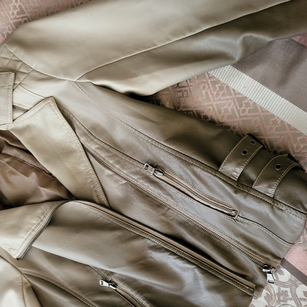 Small beige BKE faux leather Coat
